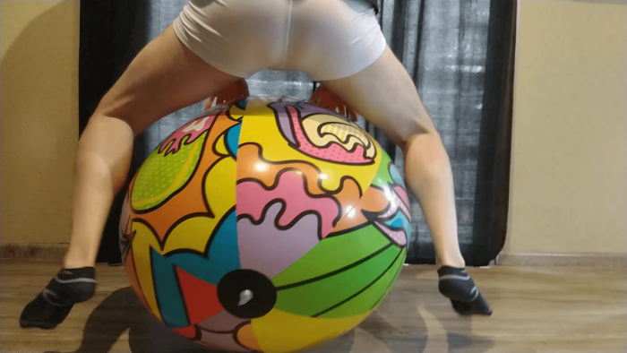 2505. Big vs small beach ball popping